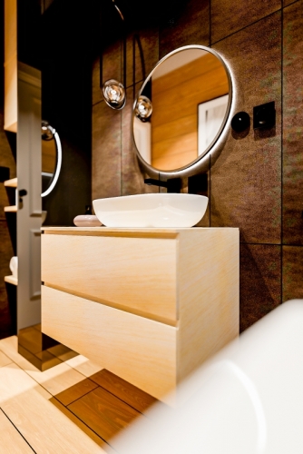 Architektura wnętrz - skromna toaleta w dwóch odsłonach